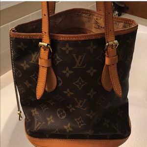 Luis Vuitton purse